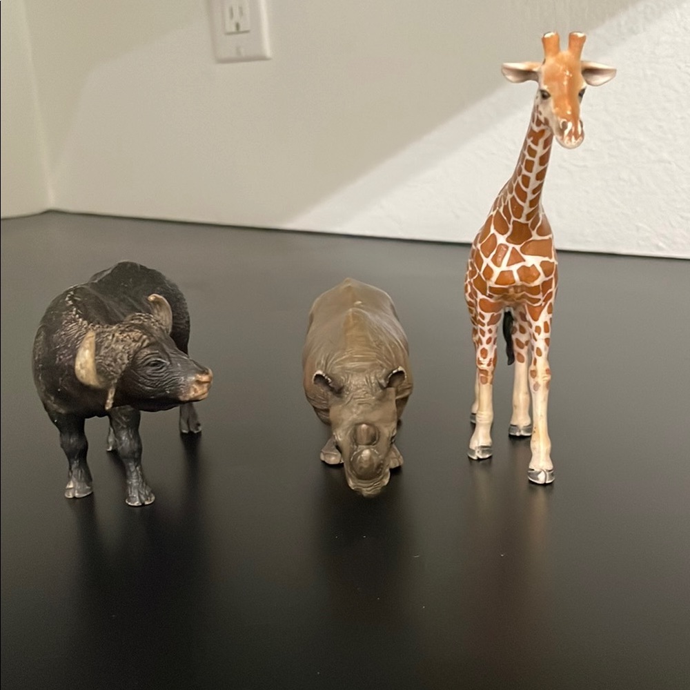 Wildlife Safari Animal Action Figure Set